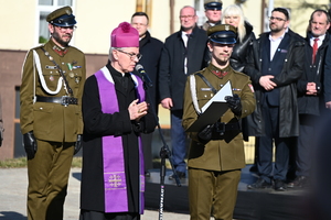 Na Placu Farnym w Rzeszowie odbyły się obchody 106. Rocznicy Śmierci płk. Leopolda Lisa-Kuli. Pod pomnikiem odczytany został Apel Pamięci, oddano salwę honorową, a delegacje złożyły wieńce i wiązanki kwiatów. W uroczystości uczestniczył Komendant Wojewódzki Policji w Rzeszowie insp. Andrzej Patrzałek