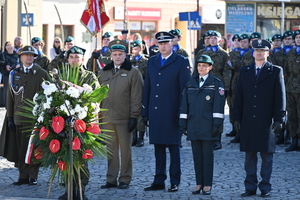 Na Placu Farnym w Rzeszowie odbyły się obchody 106. Rocznicy Śmierci płk. Leopolda Lisa-Kuli. Pod pomnikiem odczytany został Apel Pamięci, oddano salwę honorową, a delegacje złożyły wieńce i wiązanki kwiatów. W uroczystości uczestniczył Komendant Wojewódzki Policji w Rzeszowie insp. Andrzej Patrzałek