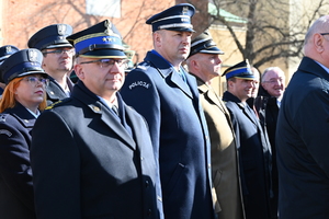 Na Placu Farnym w Rzeszowie odbyły się obchody 106. Rocznicy Śmierci płk. Leopolda Lisa-Kuli. Pod pomnikiem odczytany został Apel Pamięci, oddano salwę honorową, a delegacje złożyły wieńce i wiązanki kwiatów. W uroczystości uczestniczył Komendant Wojewódzki Policji w Rzeszowie insp. Andrzej Patrzałek
