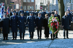 umundurowani policjanci podczas uroczystości