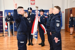 Policjanci podczas ślubowania w auli Komendy Wojewódzkiej Policji w Rzeszowie.