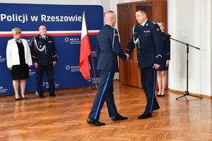 Policjanci podczas ślubowania w auli Komendy Wojewódzkiej Policji w Rzeszowie.