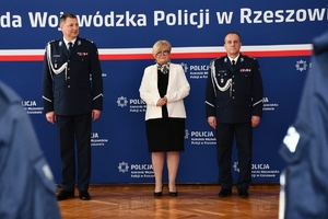 Policjanci podczas ślubowania w auli Komendy Wojewódzkiej Policji w Rzeszowie.