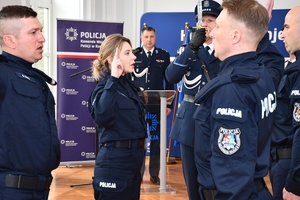 Policjanci podczas ślubowania w auli Komendy Wojewódzkiej Policji w Rzeszowie.