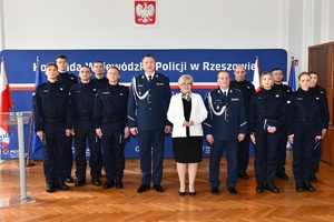 Policjanci podczas ślubowania w auli Komendy Wojewódzkiej Policji w Rzeszowie.