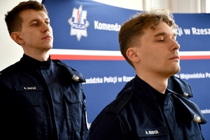 Policjanci podczas ślubowania w auli Komendy Wojewódzkiej Policji w Rzeszowie.