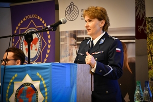 Policjanci oraz uczestnicy konferencji w auli Politechniki Rzeszowskiej podczas wykładów