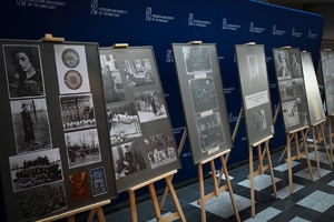 Policjanci oraz uczestnicy konferencji w auli Politechniki Rzeszowskiej podczas wykładów