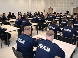 Rozpoczęcie kursu podoficerskiego, na zdjęciach kadra kierownicza i policjanci