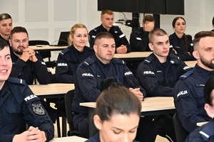 Rozpoczęcie kursu podoficerskiego, na zdjęciach kadra kierownicza i policjanci