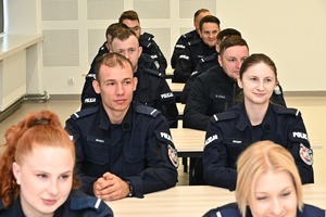 Rozpoczęcie kursu podoficerskiego, na zdjęciach kadra kierownicza i policjanci