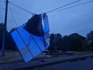 Podkarpaccy policjanci po przejściu burz – ewakuacja obozów harcerskich i wsparcie mieszkańców