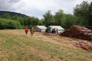 Policjanci kontrolują stan wód i odwiedzają obozy