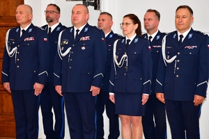 Policjanci i zaproszeni goście podczas uroczystego ślubowania w auli Komendy Wojewódzkiej Policji w Rzeszowie