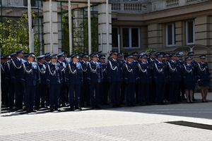 Policjanci i zaproszeni goście podczas uroczystości Święta Policji w Rzeszowie.