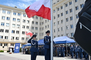 Policjanci i zaproszeni goście podczas uroczystości Święta Policji w Rzeszowie.