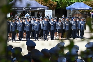 Policjanci i zaproszeni goście podczas uroczystości Święta Policji w Rzeszowie.