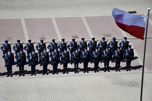Policjanci i zaproszeni goście podczas uroczystości Święta Policji w Rzeszowie.
