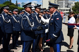 Policjanci i zaproszeni goście podczas uroczystości Święta Policji w Rzeszowie.