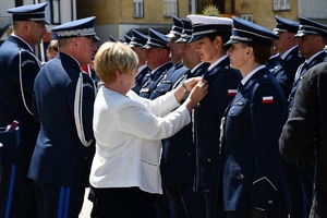 Policjanci i zaproszeni goście podczas uroczystości Święta Policji w Rzeszowie.