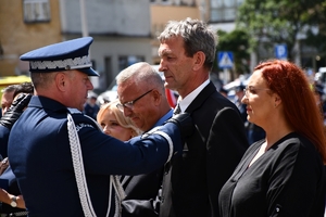 Policjanci i zaproszeni goście podczas uroczystości Święta Policji w Rzeszowie.
