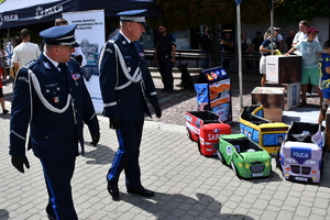 Policjanci i zaproszeni goście podczas uroczystości Święta Policji w Rzeszowie.