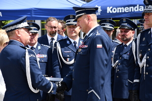 Policjanci i zaproszeni goście podczas uroczystej Mszy Świętej z okazji Święta Policji.