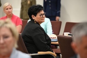 Uczestnicy uroczystości podpisania porozumienia ze szkołami średnimi - przedstawiciele Policji, Straży Granicznej, szkół i starostw powiatowych.