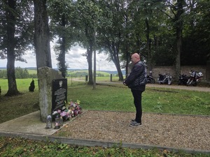 Uczestnicy rajdu podczas postoju na szlaku