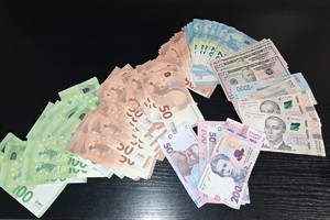 Policjanci podczas czynności służbowych