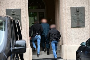 Policjanci podczas czynności służbowych