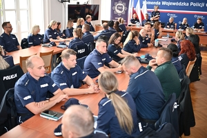Policjanci podczas szkolenia w auli KWP w Rzeszowie