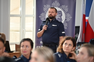 Policjanci podczas szkolenia w auli KWP w Rzeszowie