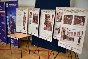 Jubileusz 80-lecia Liceum w Tyczynie z udziałem podkarpackich policjantów