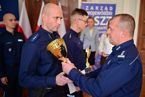 Policjanci podczas konkursu na najlepszego oskarżyciela publicznego.