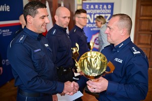 Policjanci podczas konkursu na najlepszego oskarżyciela publicznego.