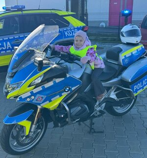 Policjanci podczas spotkania z dziećmi