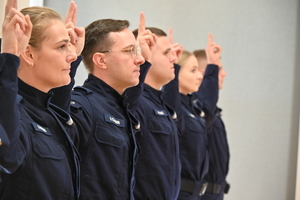 Funkcjonariusze podczas ślubowania