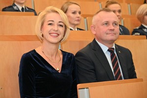 Na zdjęciach funkcjonariusze Policji oraz inni uczestnicy seminarium.