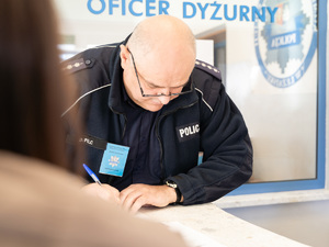 Funkcjonariusze i inne osoby podczas ćwiczeń