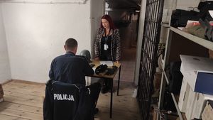 Funkcjonariusze i inne osoby podczas ćwiczeń