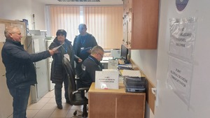 Funkcjonariusze i inne osoby podczas ćwiczeń