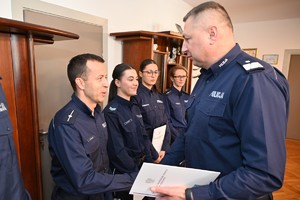 Funkcjonariusze podczas spotkania z Komendantem