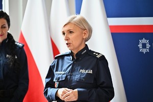 Uczestnicy konkursu oraz funkcjonariusze podczas wręczenia nagród