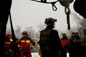 kontrterroryści podczas ćwiczeń