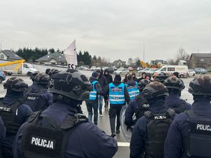 policjanci zespołu antykonfliktowego w trakcie szkolenia