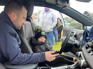 "Kiermasz świąteczny dla Emilki" z udziałem policjantów
