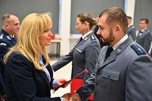 Funkcjonariusze podczas odznaczenia