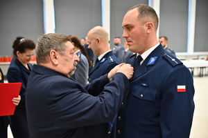 Funkcjonariusze podczas odznaczenia