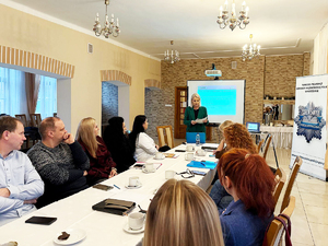 Uczestnicy seminarium podczas zajęć